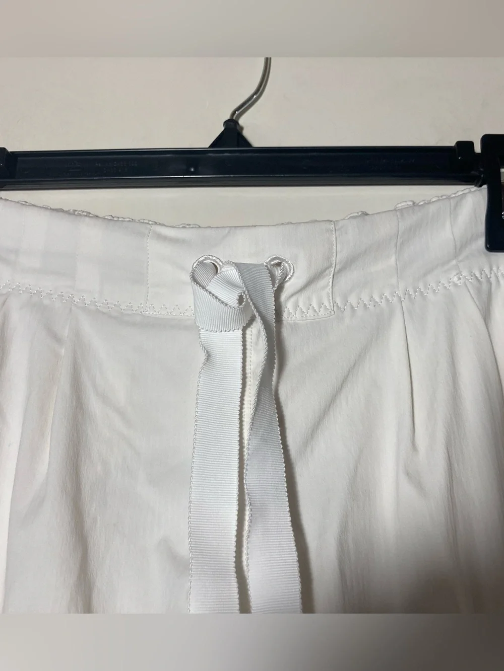 Lululemon Spring Break Away White High Rise Pockets Shorts Pockets Size 6